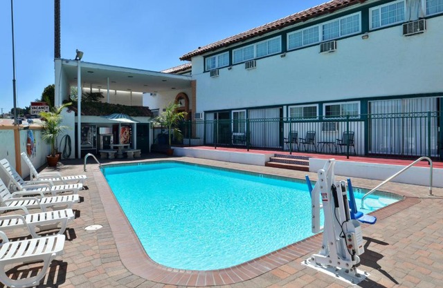 Americas Best Value Inn Loma Lodge