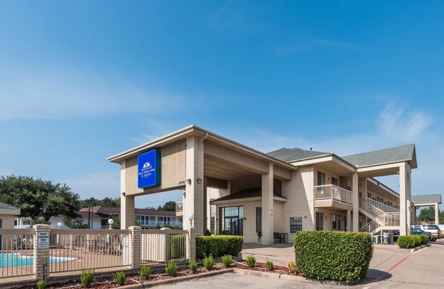 Americas Best Value Inn & Suites Ft. Worth S