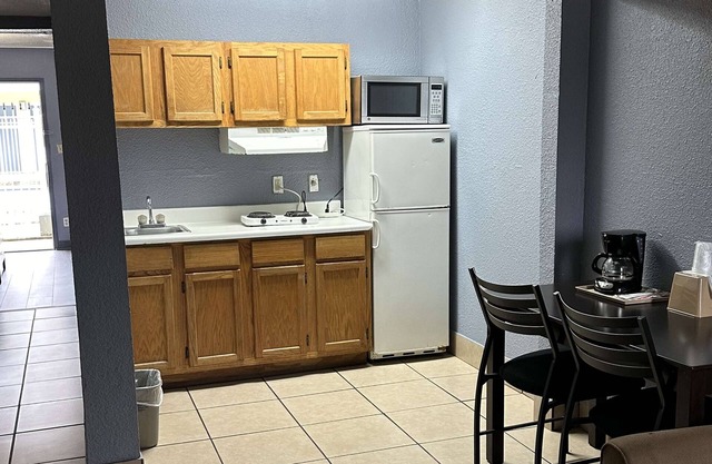 Americas Best Value Inn & Suites Groves Port Arthur