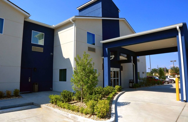 Americas Best Value Inn & Suites Prairieville