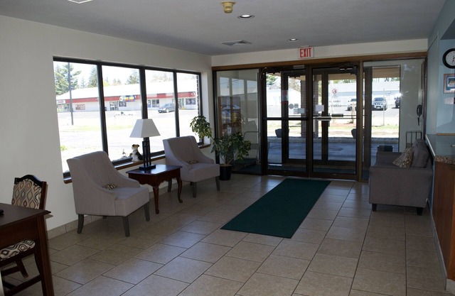AmeriVu Inn & Suites