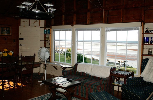 Amherst Shore Country Inn Cottage