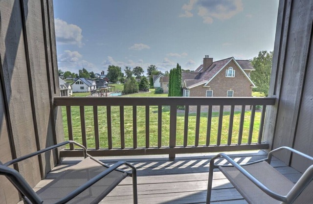 Amish Country Getaway With Seasonal Pool/Hot Tub