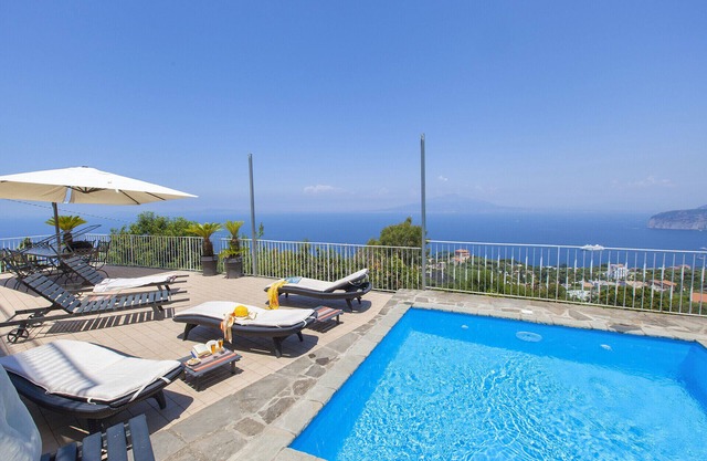 AMORE RENTALS - Casa Augusta A with Mini Pool, Sea View, Parking and Private Terraces