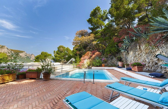 AMORE RENTALS - Villa Polifemo with Swimming Pool, Sea View, Terrace and Garden