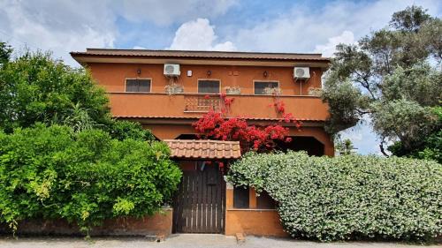 Ampie camere in villa in zona verde e tranquilla