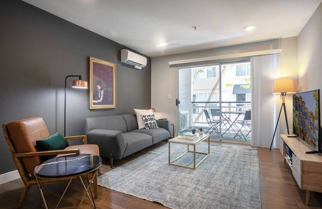 Ample DT Mountain View 2BR w/ Pool, Gym, Parking, Patio, by Blueground