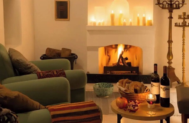 AMPLE PLACES Polytimo House Traditional house in the center of Lefkara village