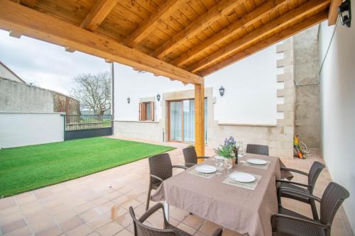 Amplia casa rural con barbacoa y jardín en Navarra