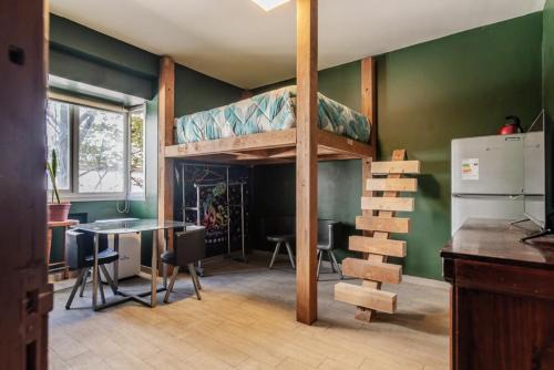 Amplia Habitación tipo Loft mejor ubicación de Santiago Centro - Metro Bellas Artes