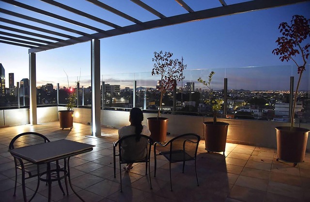Amplio apartamento nuevo, espectaculares vistas!