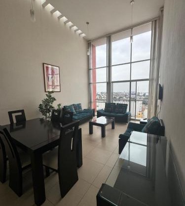 Amplio departamento con balcon