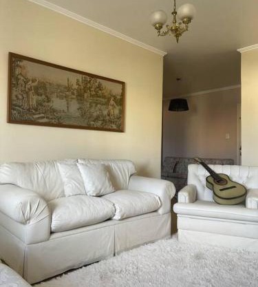 Amplo apartamento com estacionamento