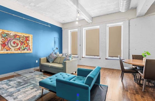 Amyfinehouse | 2BR + Breakfast for 8 Guests +Valet