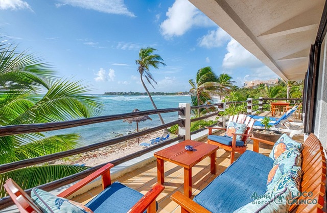 An Akumal Classic! Beachfront condo with AC and WiFi!