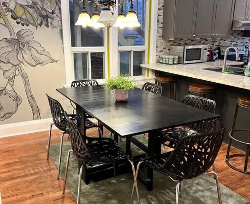An Artist's Dream - Unique apartment in Parkdale!