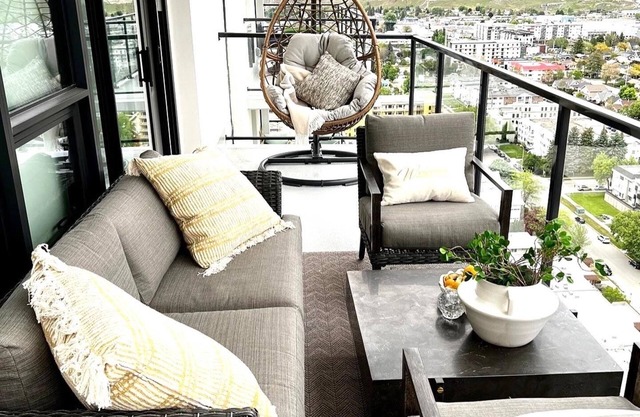 An exquisitely designed penthouse on 24th floor with breathtaking views.