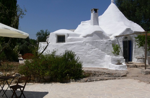 Eine Oase der Ruhe in den Hügeln des Itria-Tals, PUGLIA, 15 km von der Adria entfernt