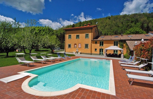Der ehemalige Bischofsresidenz aus dem 18. Jahrhundert ist heute ein charmantes Villa für 10/14 Gäste in einer mückenfreien grünen Umgebung