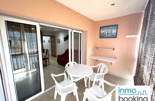 Anabella, air-conditioned, community parking and close to the beach