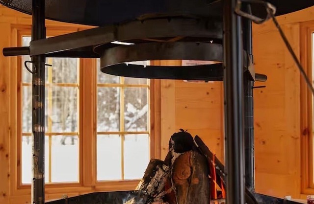 Anastasia’s Domain 2, Farm stay, off grid cabin in a beautiful forest!