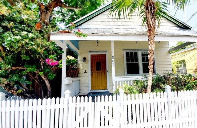 Anchors Away - Old Town Key West