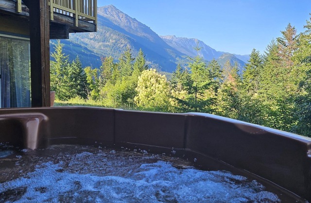 anderson lake view home - stunning views