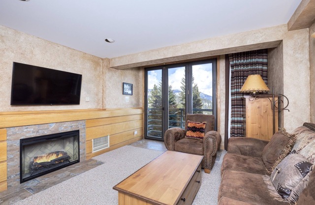 Andesite Vista-Ski in/Ski Out Shoshone Condo