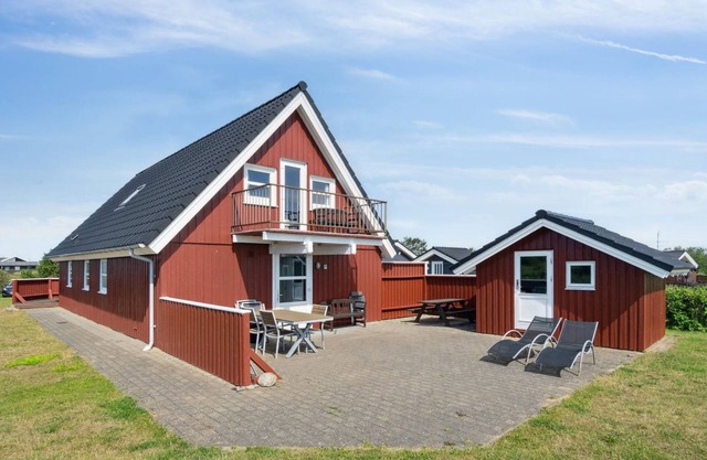 "Andor" - 500m from the sea by Interhome