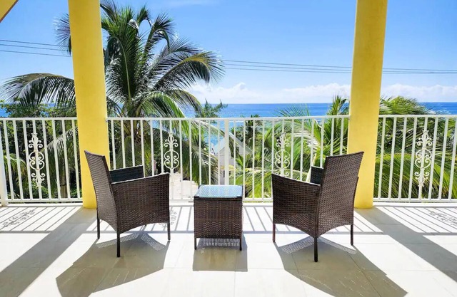 Andy's Inn is a delightful 3 bedroom guesthouse nestled in historic Bodden Town.