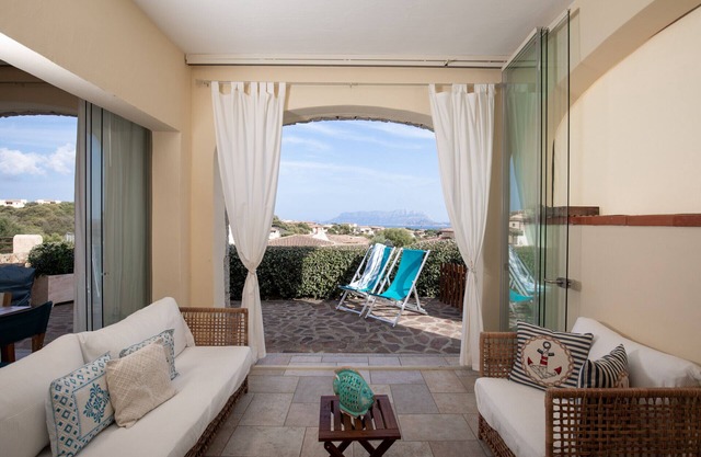 Anemone Apartment with Terrace by Wonderful Italy