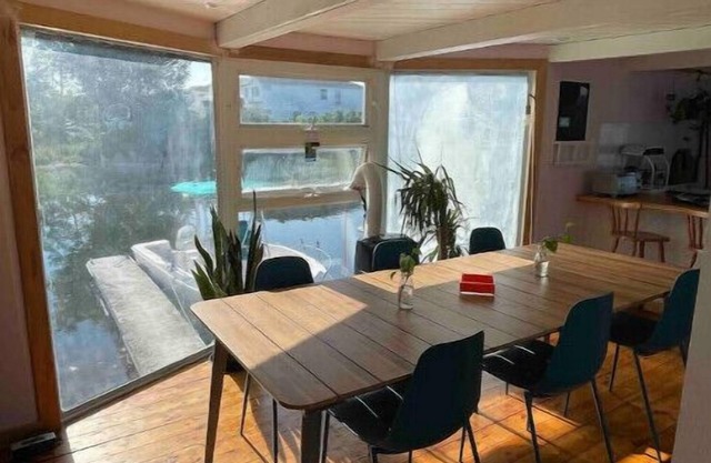 Angelina, Houseboat