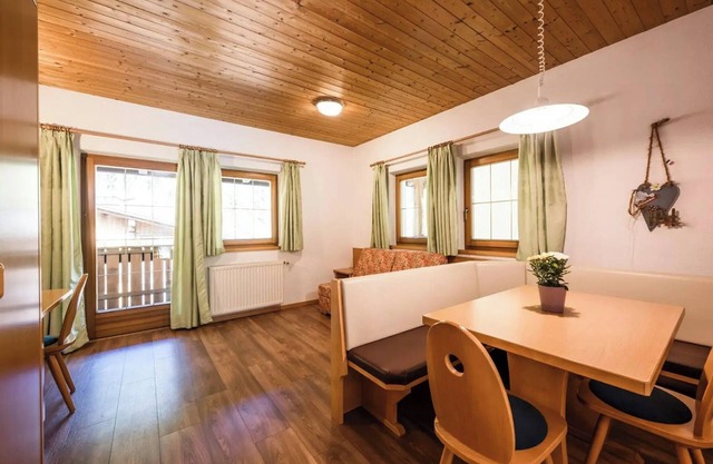 Ferienwohnung 'Hannes' mit Bergblick, Gemeinschaftsgarten und WLAN