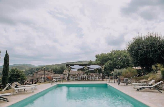 4 Schlafzimmer Villa mit Pool. Kurzer Fußweg nach Anghiari.