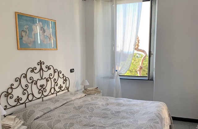 Angie Casa Vacanza: nice apartment in a quiet area with sea view