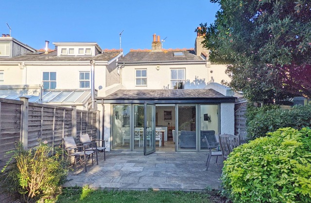 30 Bath Road - ein Ferienhaus, das Platz für 8 Gäste in 3 Schlafzimmer