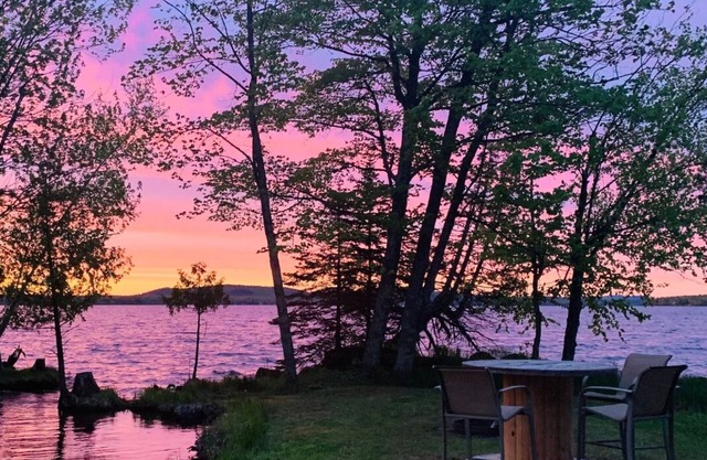 Anglers Cove 4 Bedroom 3 Bath 333’ Frontage Lake Gogebic All Sports 4 Season