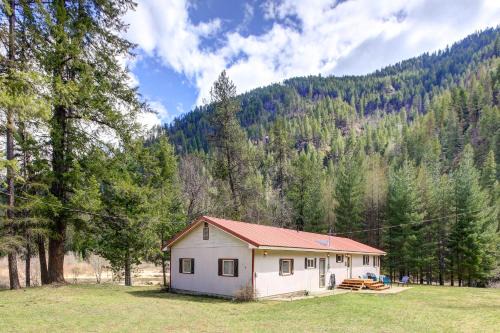 Anglers Dream Remote Escape on Bull River!