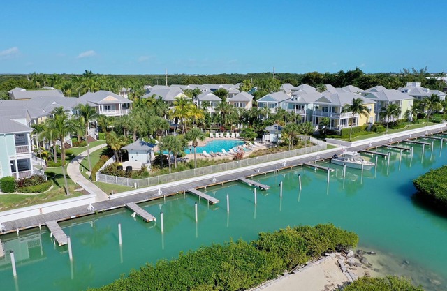 Anglers Reef Islamorada Oceanfront 3BR Pool Front Home Private Beach & Boat Dock