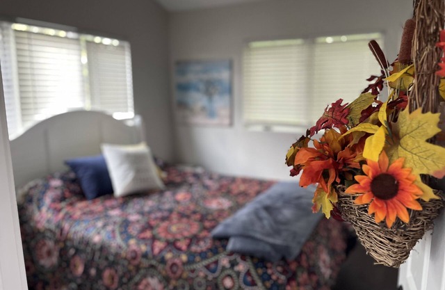 Ann Arbor Hiland Lake cottage, stunning water views wrap around deck, sleeps 8