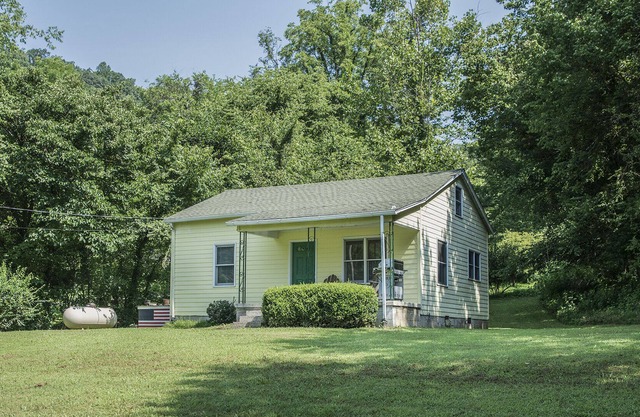 Das Ann Walker Farm House