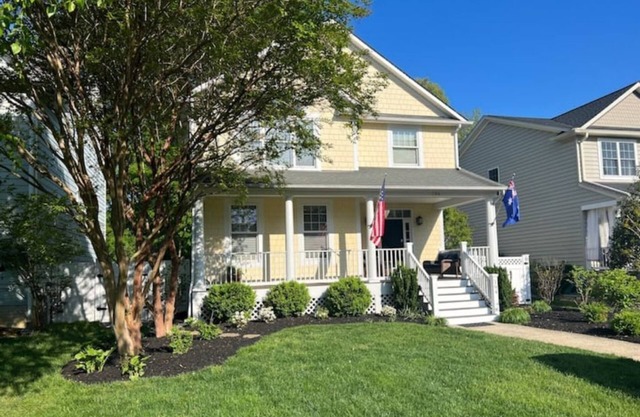Discover Annapolis charm, just a quick 4-min drive to U.S. Naval Academy