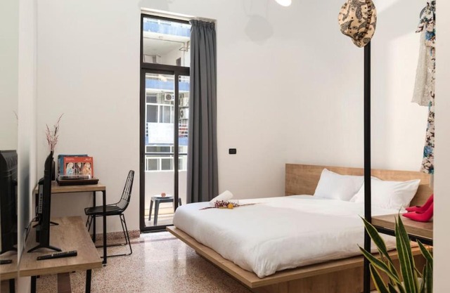 Anoor 209 Studio in Gemmayze W Balcony