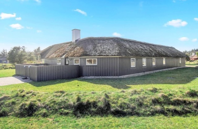 "Ansine" - 1.2km from the sea by Interhome