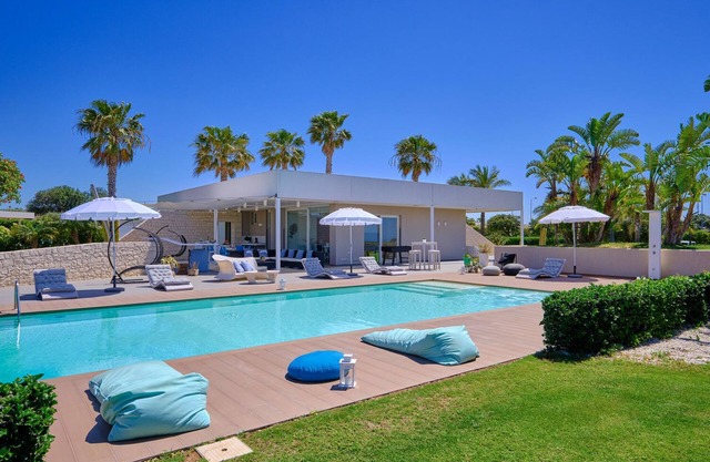 Anthea, Villa mit Pool und Fußball