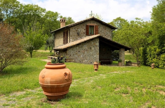 Antique barn for 6
