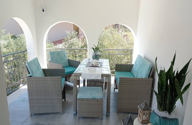 Antonella house, 100m from the beach with private lane