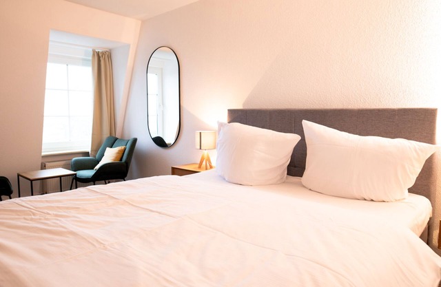 AP 5 | Doppelzimmer mit Seeblick und Boxspringbett