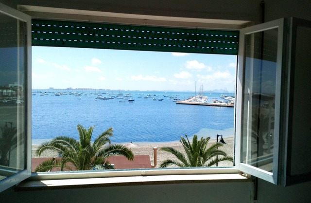 WOHNUNG ERSTE LINIE MAR MENOR, MIT WIFI, SCHÖNE AUSSICHT