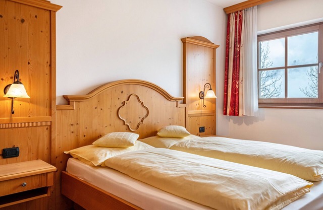 Ferienwohnung 'Apartments Mirabell Nicole' mit Bergblick, Gemeinschaftsterrasse und WLAN